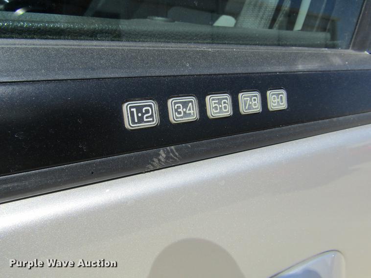 image for item DD5728 2003 Ford Expedition XLT SUV