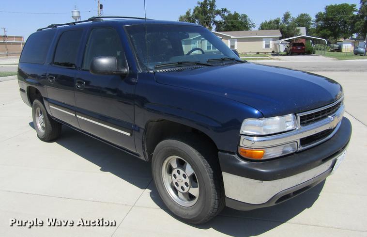 image for item DD5729 2001 Chevrolet Suburban C1500 SUV