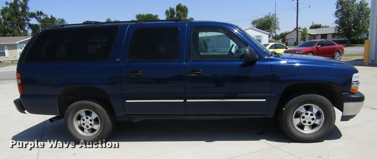 image for item DD5729 2001 Chevrolet Suburban C1500 SUV