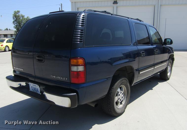 image for item DD5729 2001 Chevrolet Suburban C1500 SUV