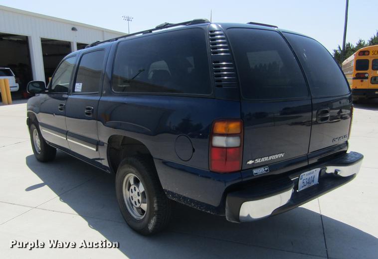 image for item DD5729 2001 Chevrolet Suburban C1500 SUV