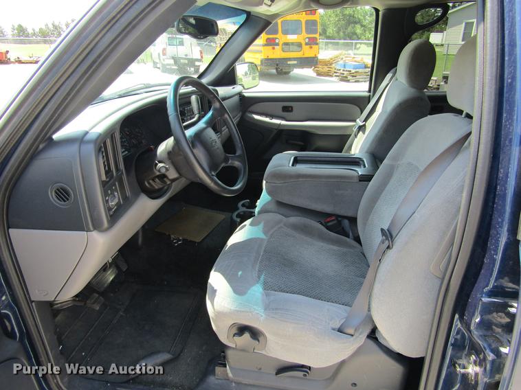 image for item DD5729 2001 Chevrolet Suburban C1500 SUV