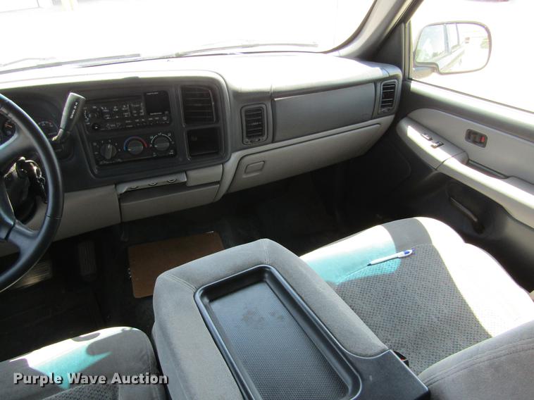 image for item DD5729 2001 Chevrolet Suburban C1500 SUV