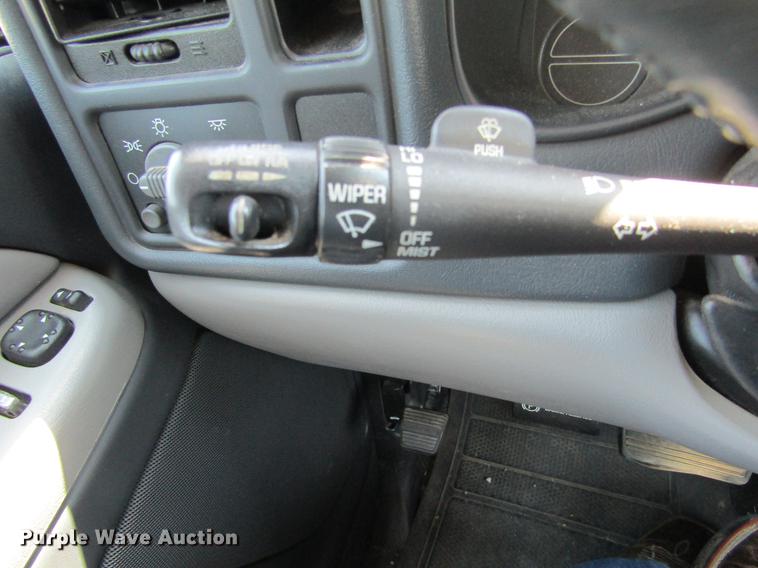 image for item DD5729 2001 Chevrolet Suburban C1500 SUV