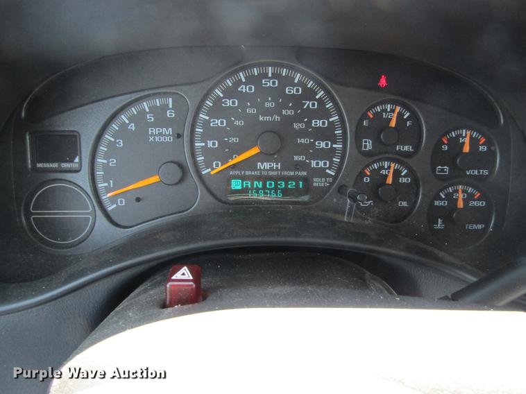 image for item DD5729 2001 Chevrolet Suburban C1500 SUV