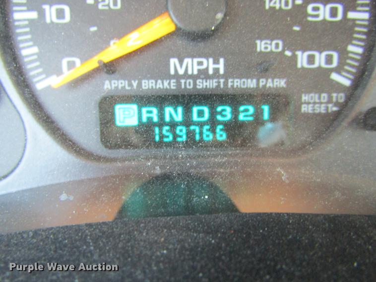 image for item DD5729 2001 Chevrolet Suburban C1500 SUV