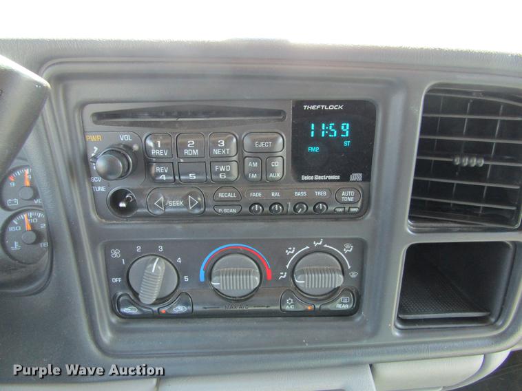 image for item DD5729 2001 Chevrolet Suburban C1500 SUV