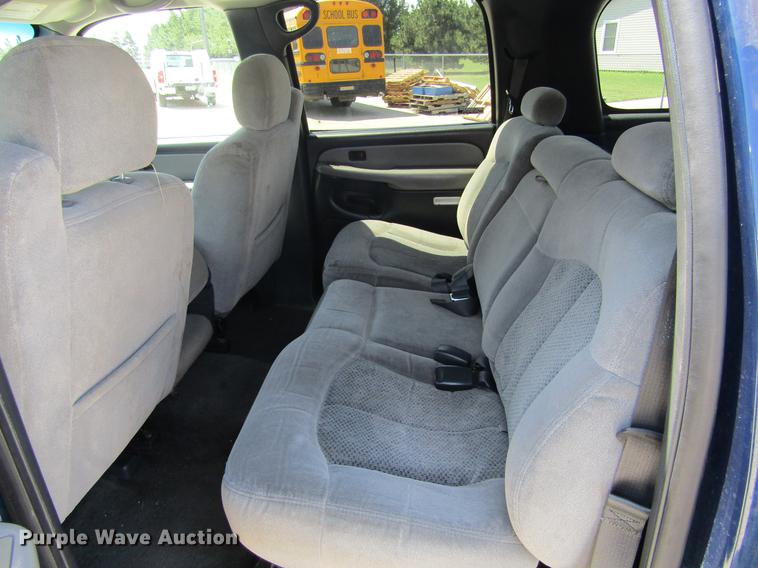 image for item DD5729 2001 Chevrolet Suburban C1500 SUV