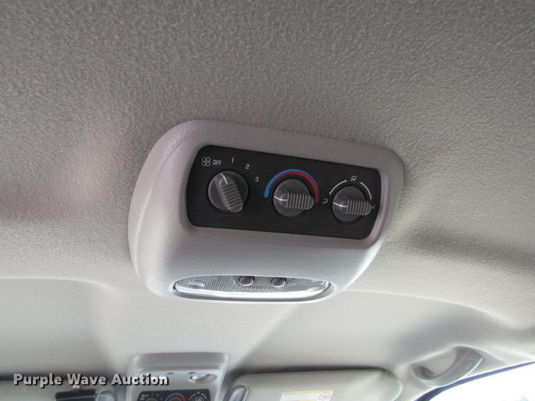 image for item DD5729 2001 Chevrolet Suburban C1500 SUV