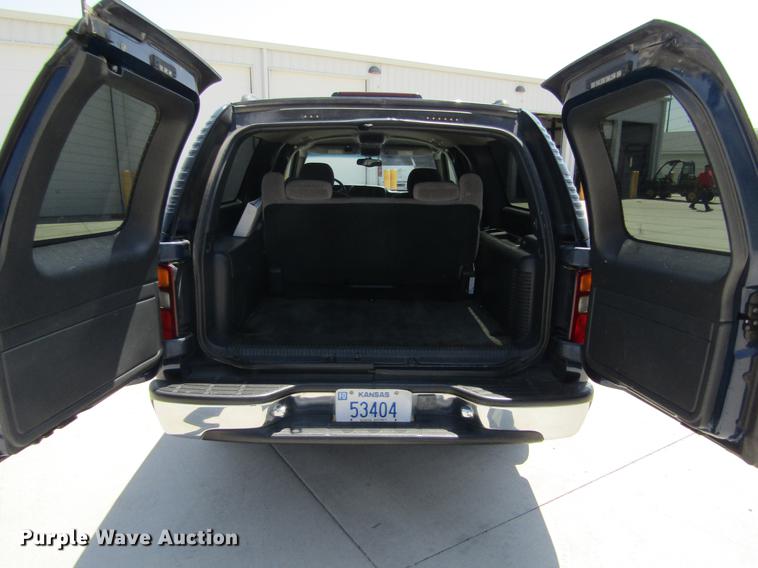 image for item DD5729 2001 Chevrolet Suburban C1500 SUV
