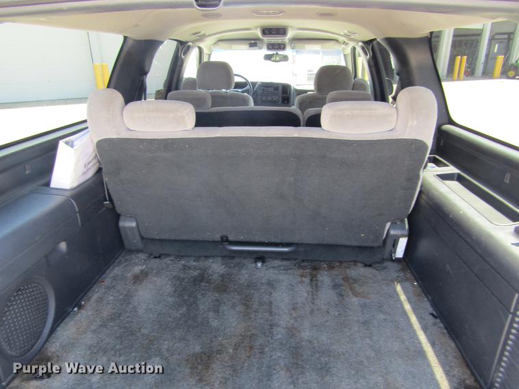 image for item DD5729 2001 Chevrolet Suburban C1500 SUV