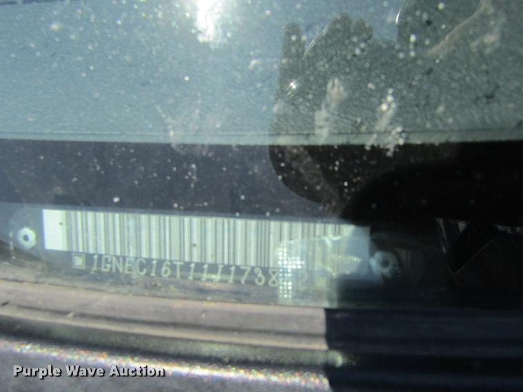 image for item DD5729 2001 Chevrolet Suburban C1500 SUV