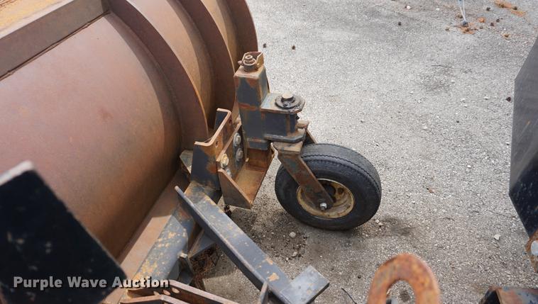 image for item DD7680 2002 International 7400 dump truck