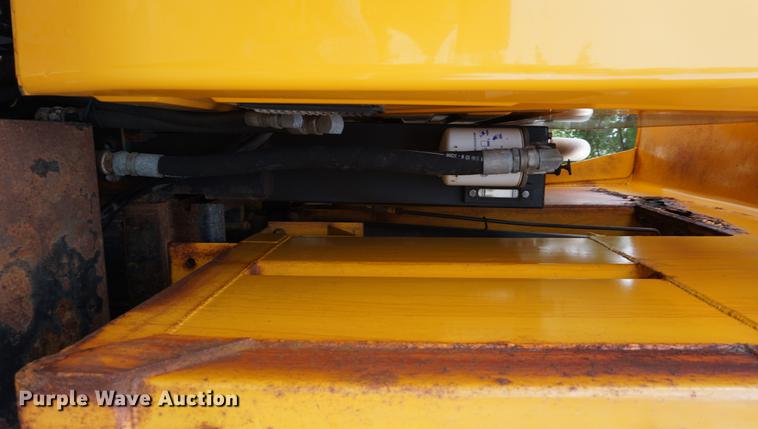 image for item DD7680 2002 International 7400 dump truck