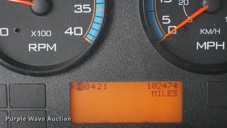 image for item DD7682 2014 International DuraStar 4300 truck cab and chassis