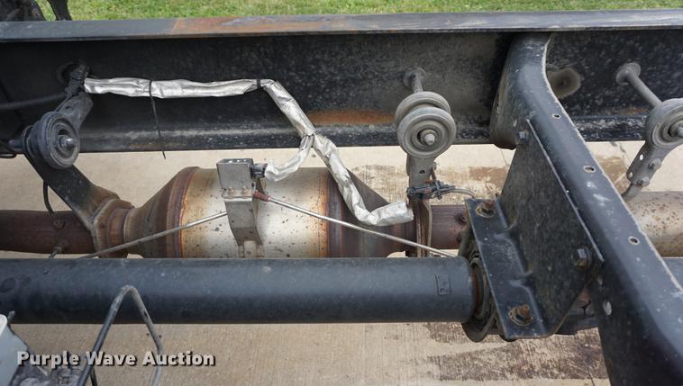 image for item DD7682 2014 International DuraStar 4300 truck cab and chassis