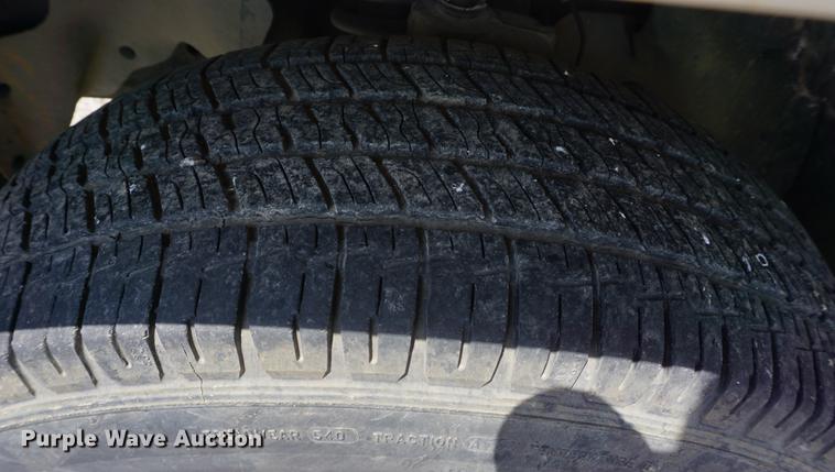 image for item DD7708 2002 Ford Explorer XLS SUV