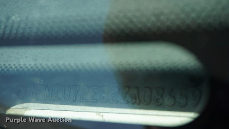 image for item DD7708 2002 Ford Explorer XLS SUV