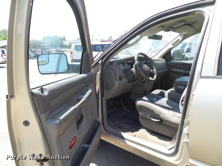 image for item DD8184 2004 Dodge Ram 1500 Quad Cab pickup truck