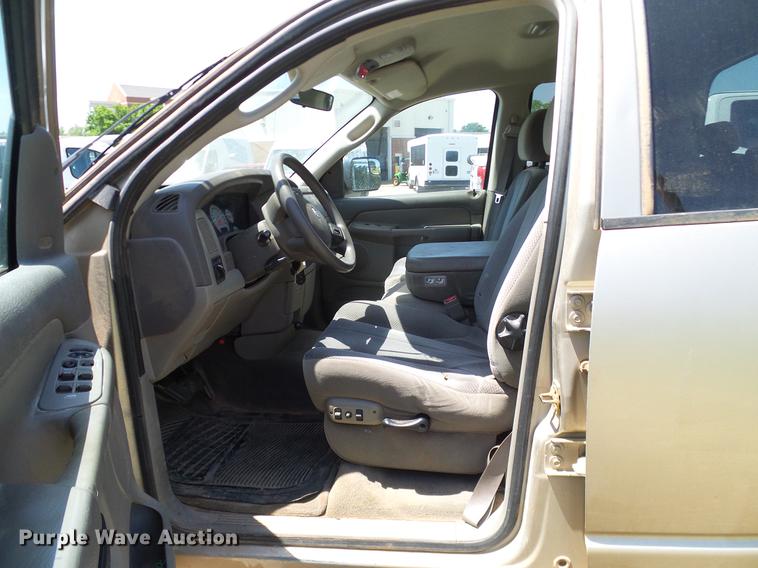 image for item DD8184 2004 Dodge Ram 1500 Quad Cab pickup truck