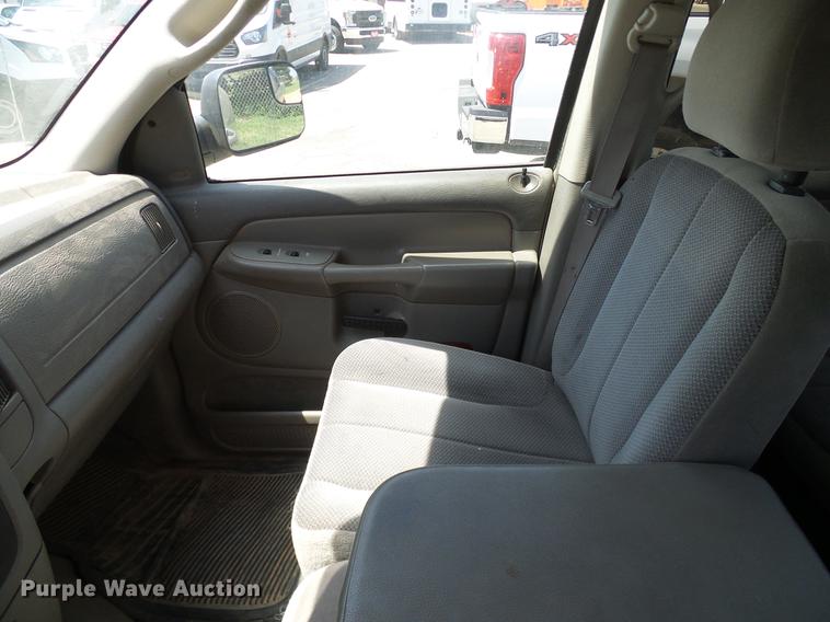 image for item DD8184 2004 Dodge Ram 1500 Quad Cab pickup truck