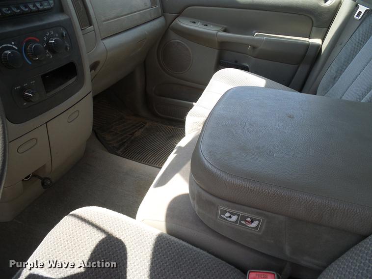 image for item DD8184 2004 Dodge Ram 1500 Quad Cab pickup truck