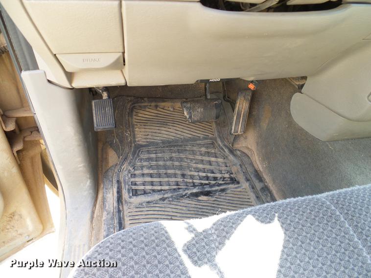 image for item DD8184 2004 Dodge Ram 1500 Quad Cab pickup truck