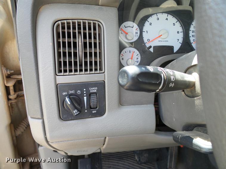 image for item DD8184 2004 Dodge Ram 1500 Quad Cab pickup truck