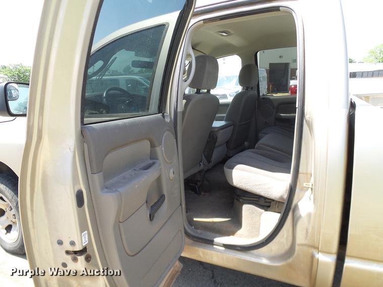 image for item DD8184 2004 Dodge Ram 1500 Quad Cab pickup truck