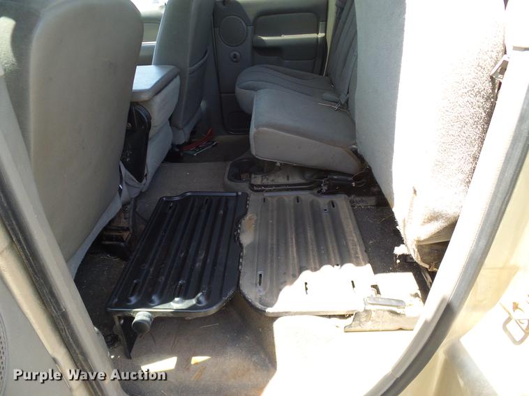 image for item DD8184 2004 Dodge Ram 1500 Quad Cab pickup truck