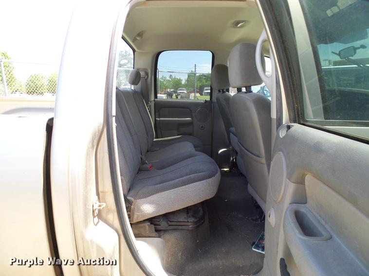 image for item DD8184 2004 Dodge Ram 1500 Quad Cab pickup truck