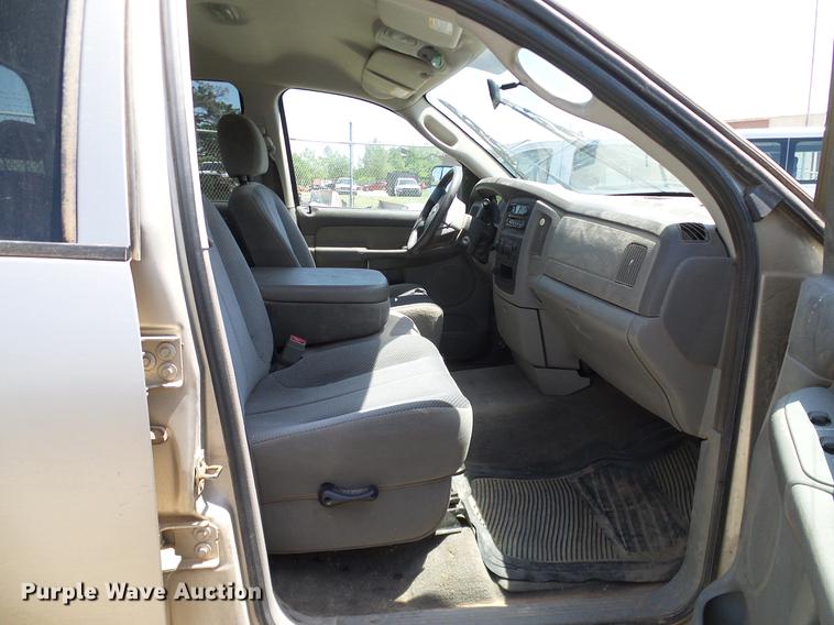 image for item DD8184 2004 Dodge Ram 1500 Quad Cab pickup truck