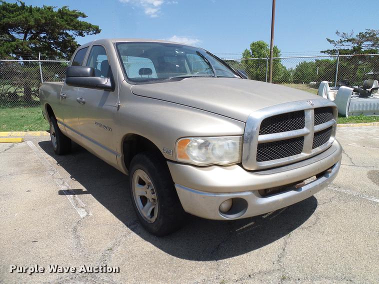 image for item DD8184 2004 Dodge Ram 1500 Quad Cab pickup truck