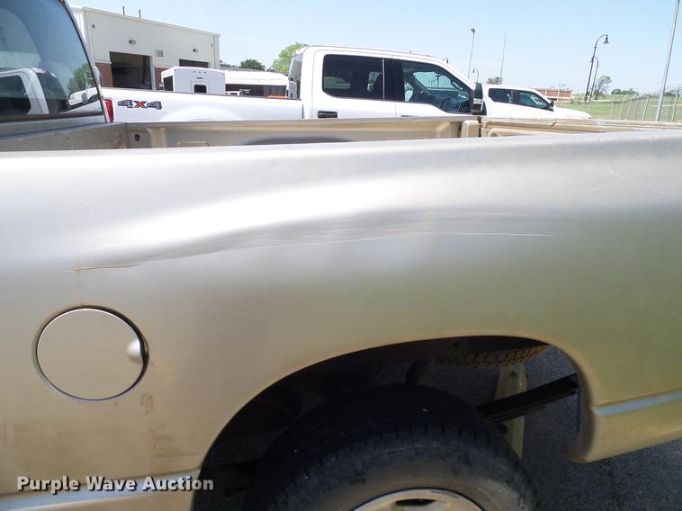 image for item DD8184 2004 Dodge Ram 1500 Quad Cab pickup truck