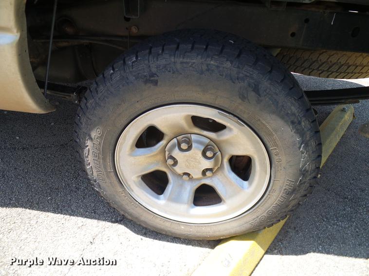 image for item DD8184 2004 Dodge Ram 1500 Quad Cab pickup truck