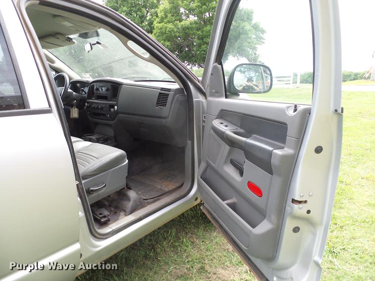 image for item DD8214 2008 Dodge Ram 1500 Quad Cab pickup truck