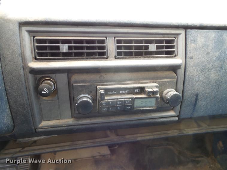 image for item DD8215 1988 Chevrolet S10 pickup truck