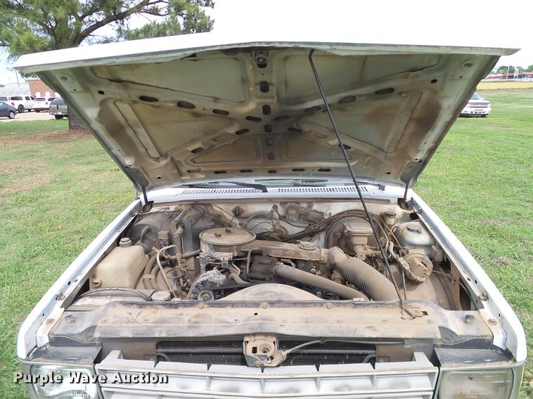 image for item DD8215 1988 Chevrolet S10 pickup truck