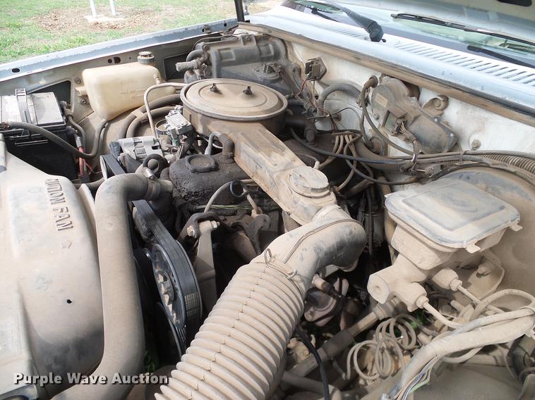 image for item DD8215 1988 Chevrolet S10 pickup truck