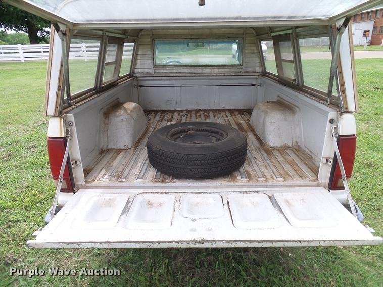 image for item DD8215 1988 Chevrolet S10 pickup truck