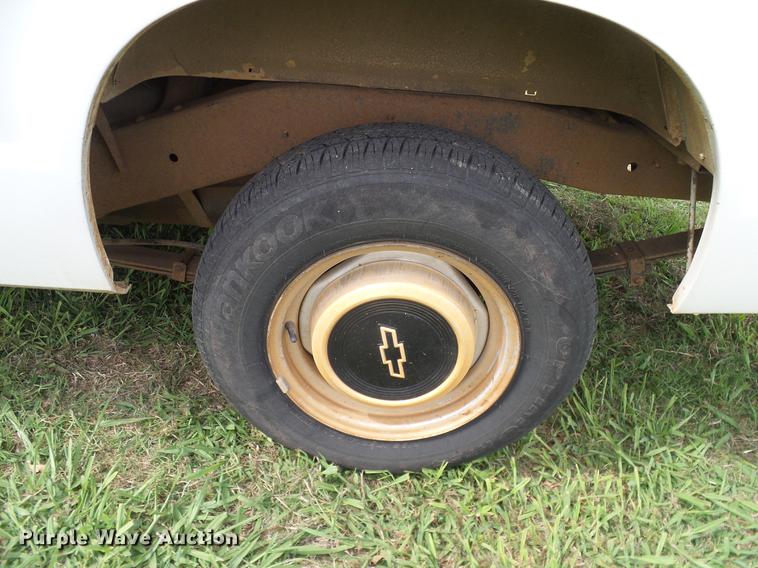 image for item DD8215 1988 Chevrolet S10 pickup truck