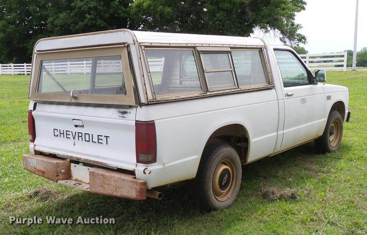 image for item DD8218 1988 Chevrolet S10 pickup truck