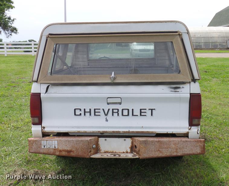 image for item DD8218 1988 Chevrolet S10 pickup truck