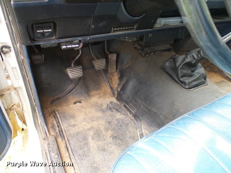 image for item DD8218 1988 Chevrolet S10 pickup truck