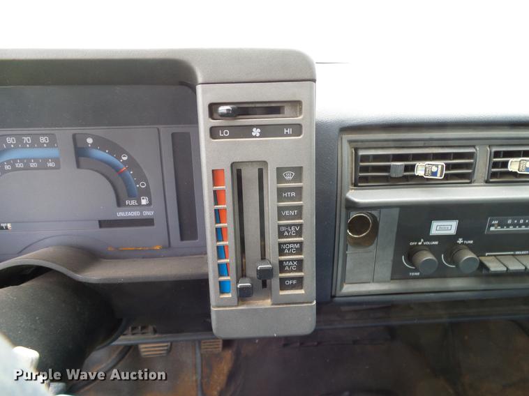 image for item DD8218 1988 Chevrolet S10 pickup truck