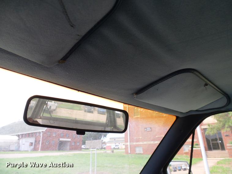 image for item DD8218 1988 Chevrolet S10 pickup truck