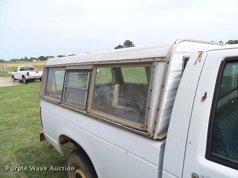 image for item DD8218 1988 Chevrolet S10 pickup truck