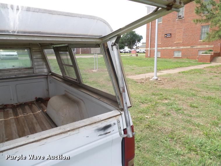 image for item DD8218 1988 Chevrolet S10 pickup truck