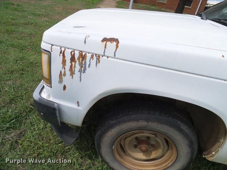 image for item DD8218 1988 Chevrolet S10 pickup truck