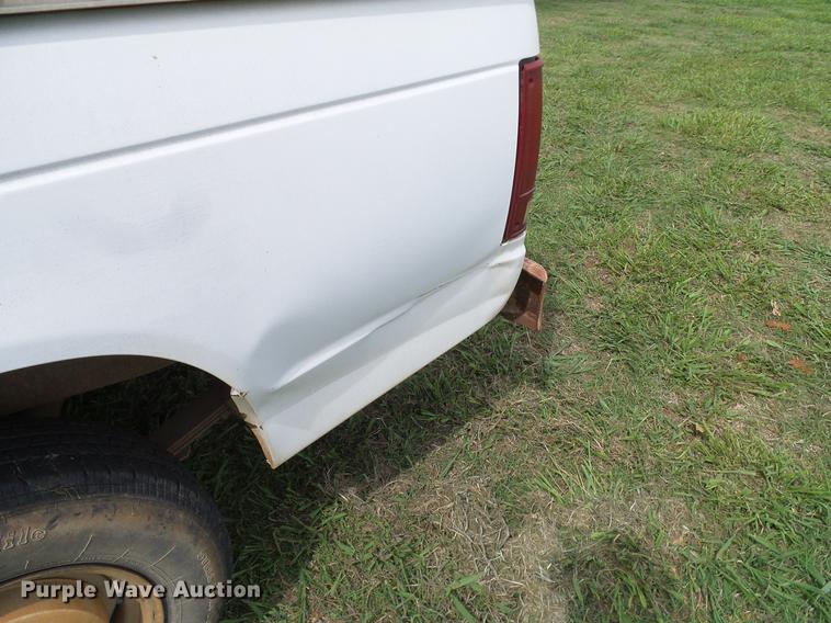 image for item DD8218 1988 Chevrolet S10 pickup truck